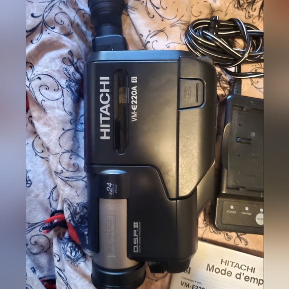 Vm-220A hitachi camcorder - Picture 1 of 4